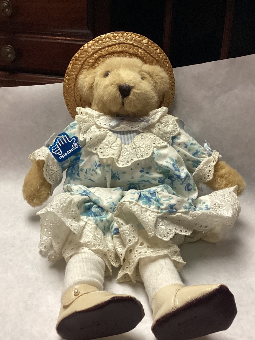 APPLAUSE GIRL TEDDY BEAR COLLECTABLE